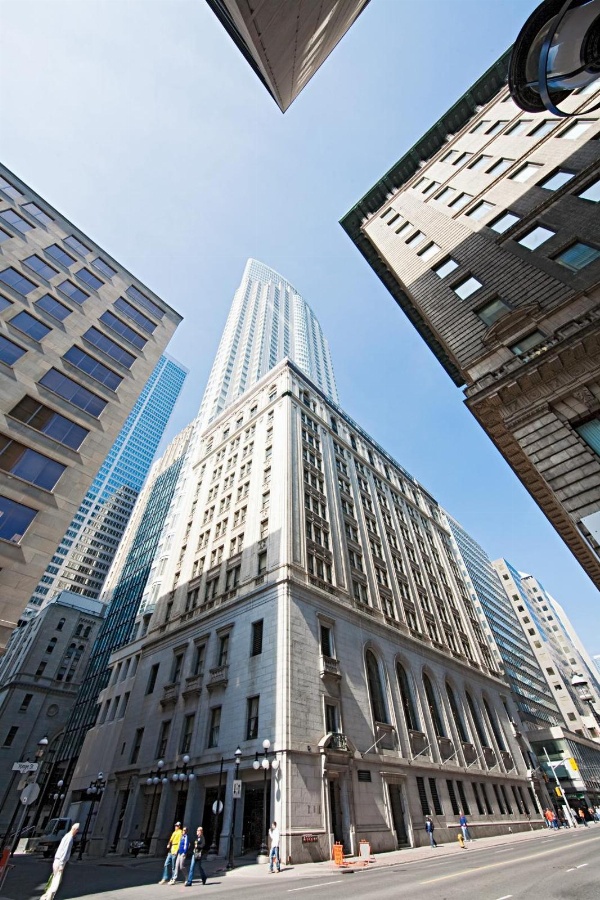 One King West Hotel And Residence image 1